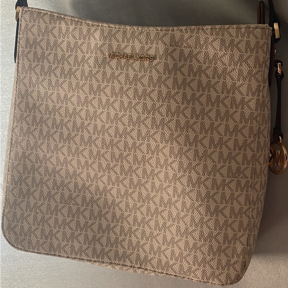 Michael Kors messenger bag vanilla